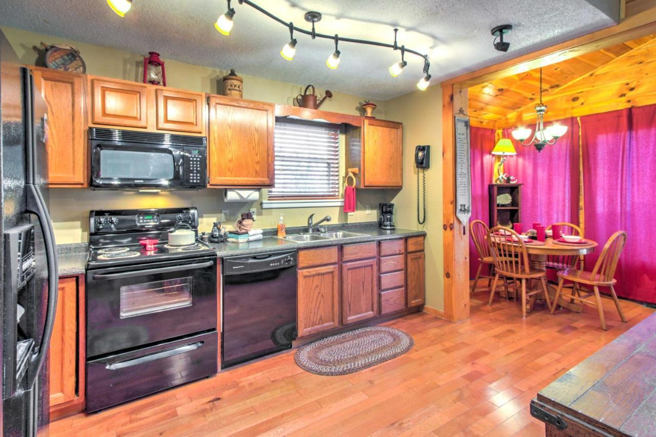 Tree Top Dream Cabin With Hot Tub In Gatlinburg! Villa Eksteriør bilde